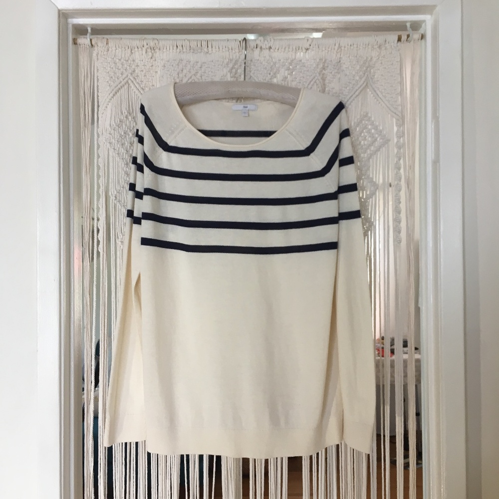 Lt Weight  Pullover Sweater ~ Cream & Navy ~ Gap